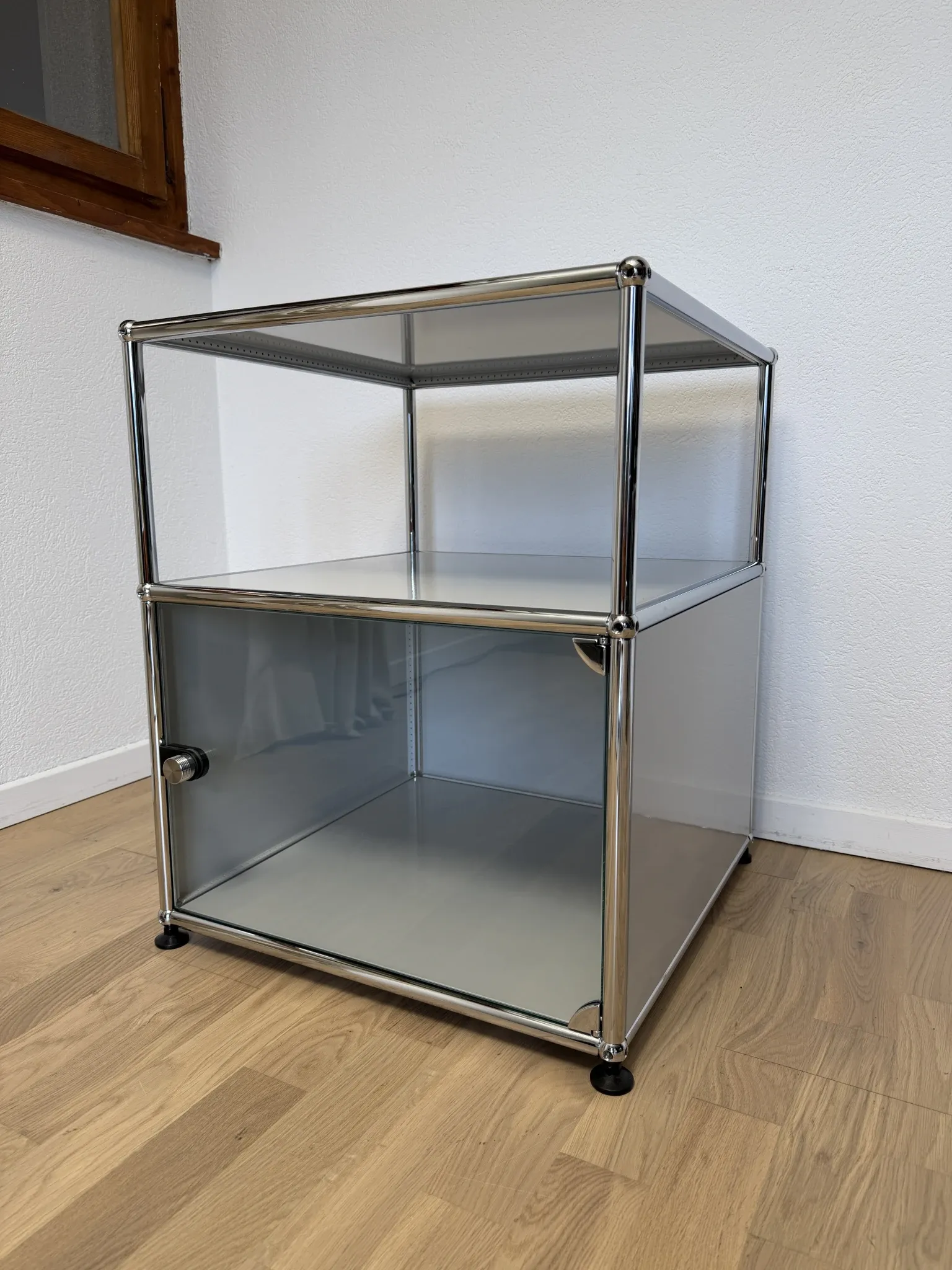 USM Haller side table in light grey