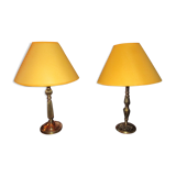 2 bedside lamps