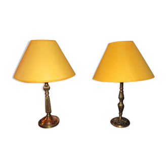 2 bedside lamps