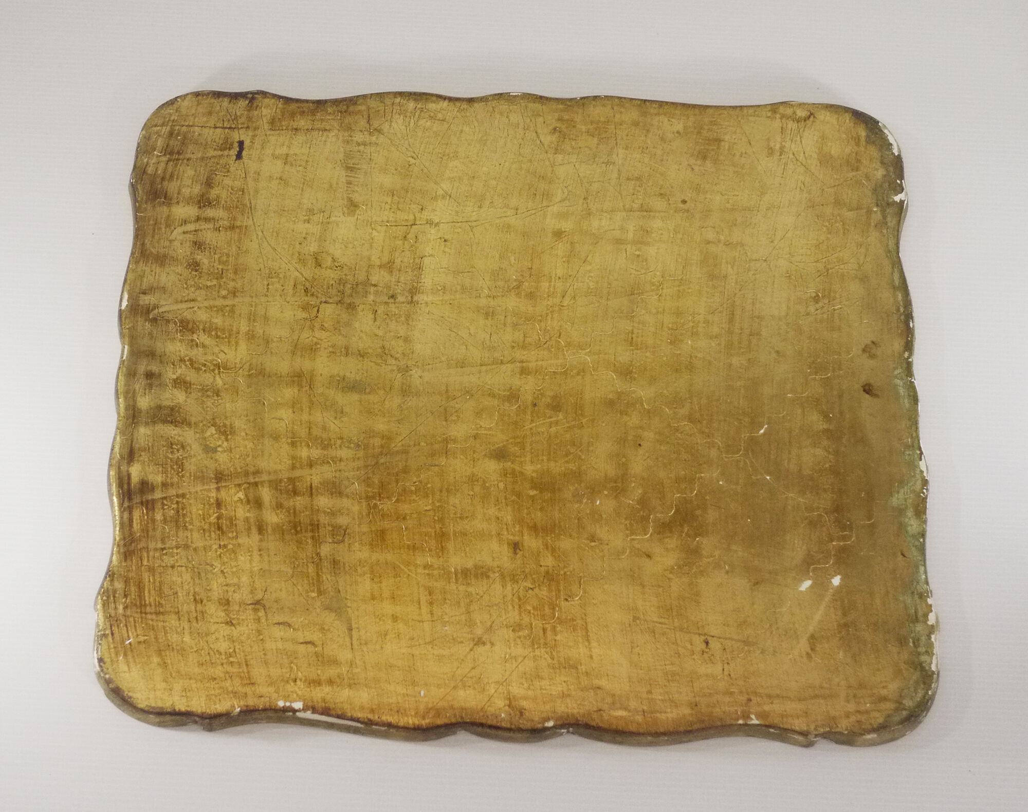 Tray florentine style checkered pattern