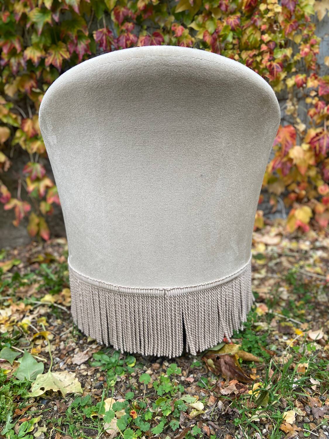 Old toad armchair in beige velvet