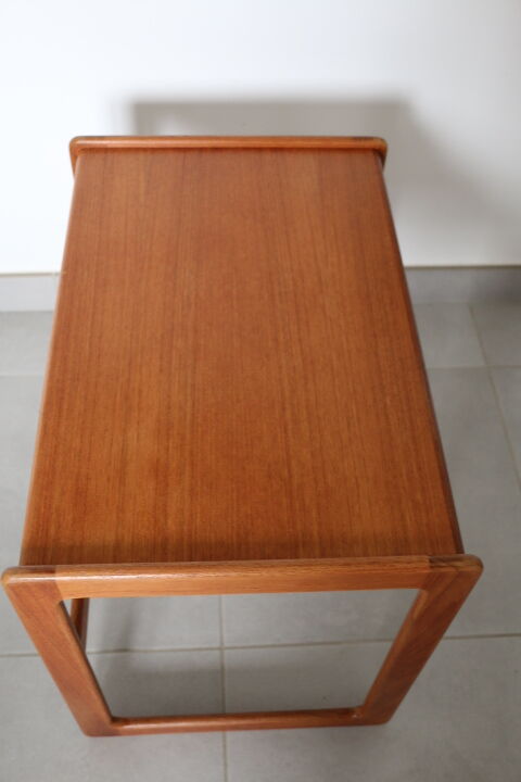 2 pull-out tables 1960