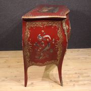 Commode chinoise laquée, peinte et dorée