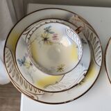 2 x breakfast set for one person (cup + saucer + small plate)