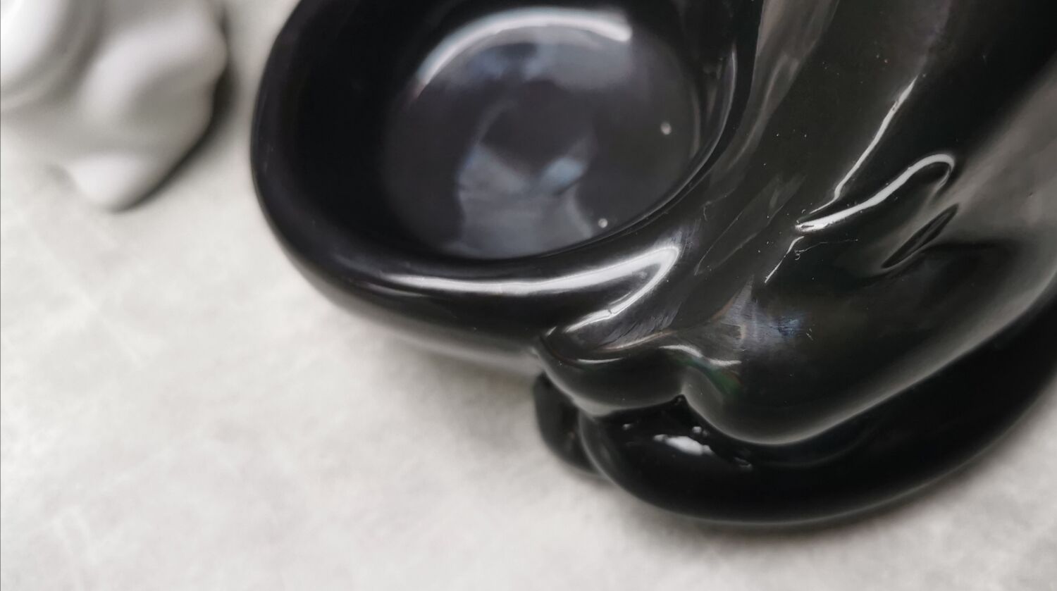 Pepper shaker kangaroo ceramic