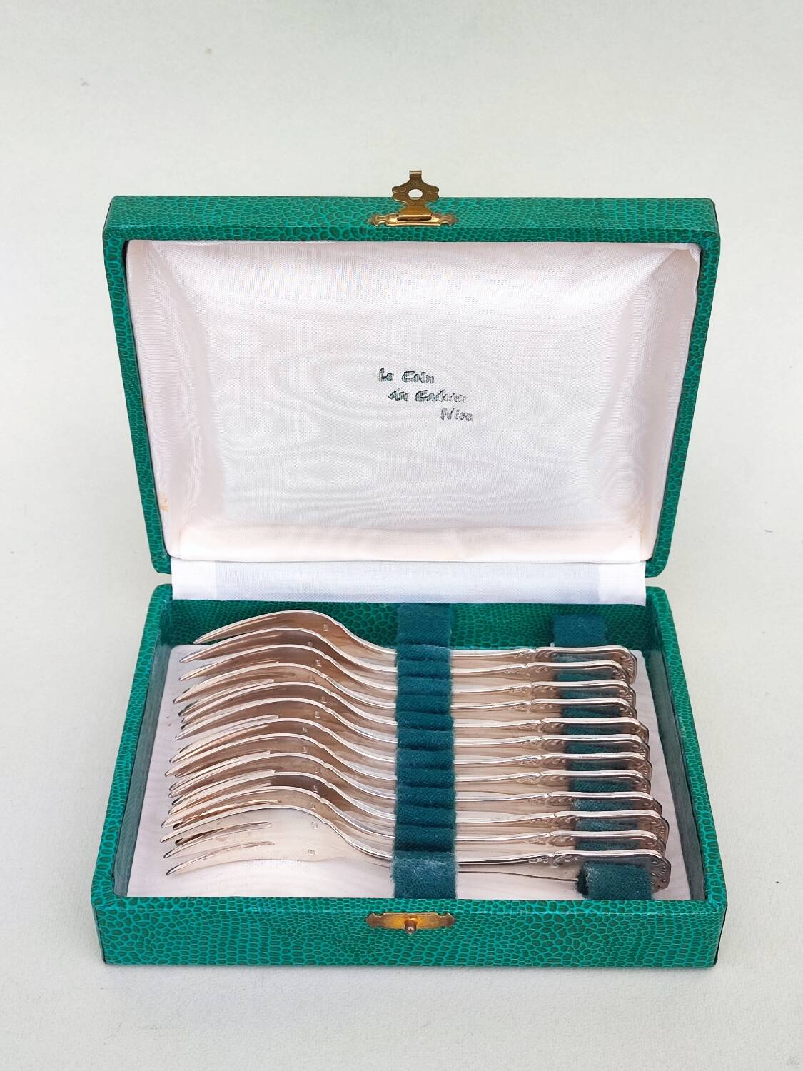 12 silverplated cake spoons