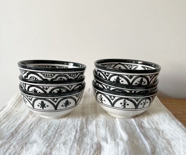 Lot of 6 black ceramic bowls