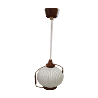 Suspension vintage en opaline et bois années 60