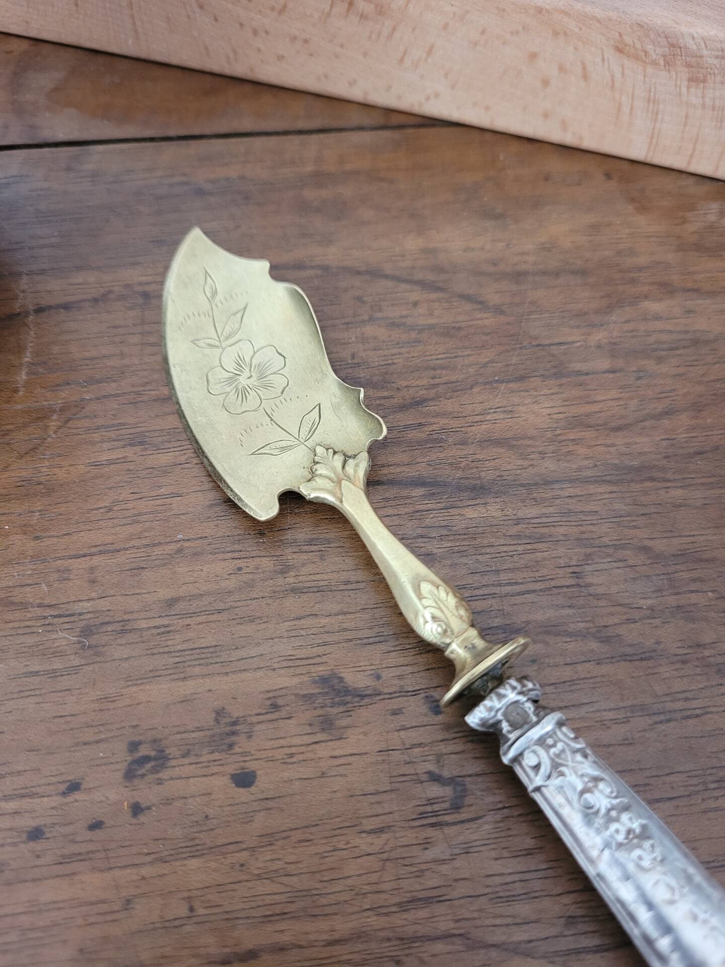 Couteau à beurre fin 19e