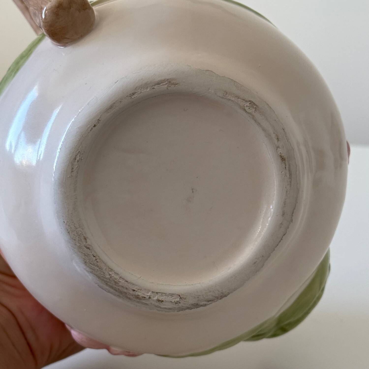 Théière en barbotine