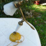 Articulated desk lamp