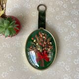 Frame dried flowers oval domed glass
