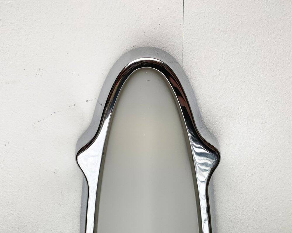 Geco wall light for indoor and outdoor use, postmodern Italian design by Luciano Pagani and Angelo Perversi for Arteluce, 1990s.