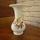 Vase trompette en opaline blanche fleuri vintage