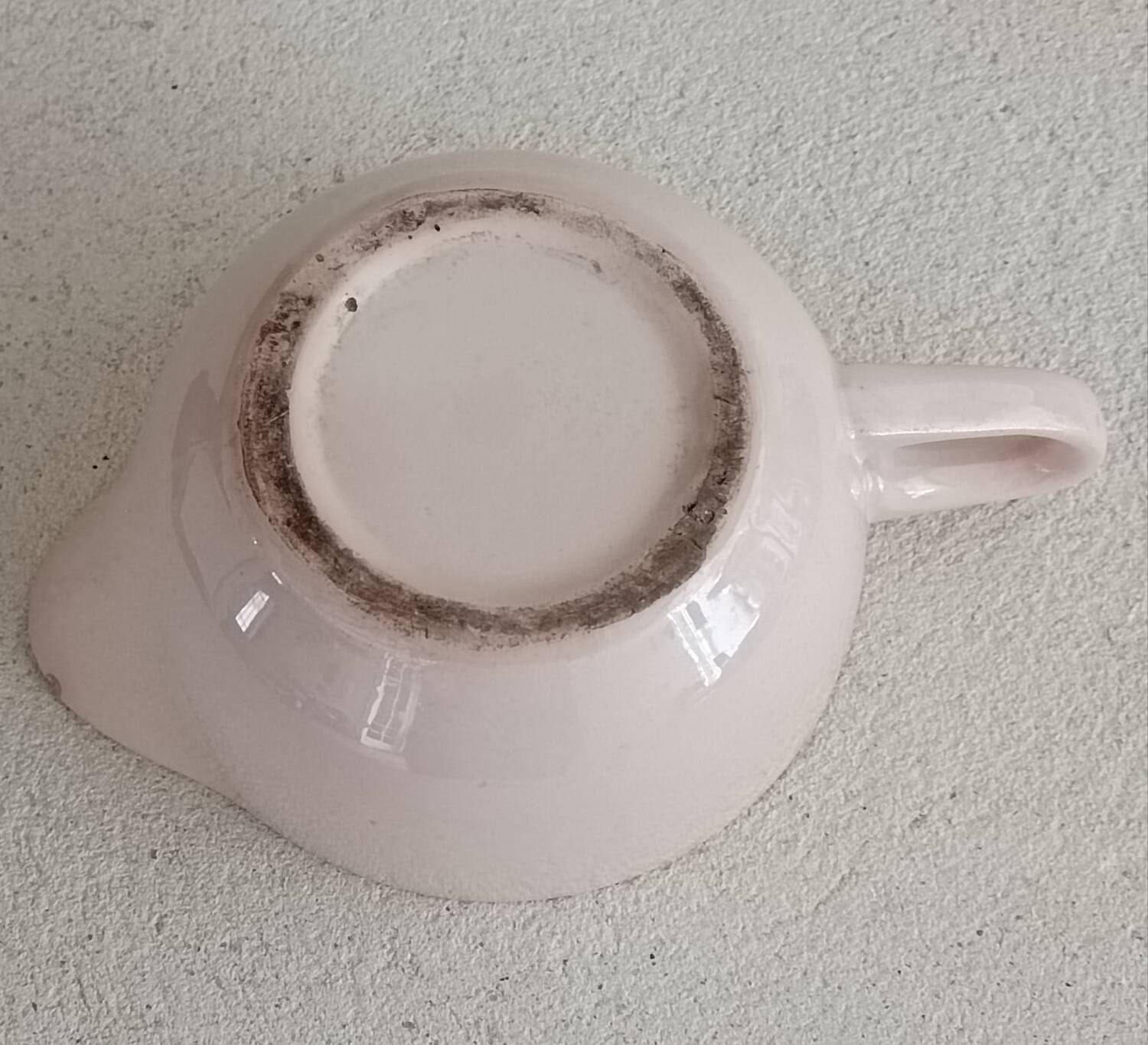 Longwy round platter and gravy boat