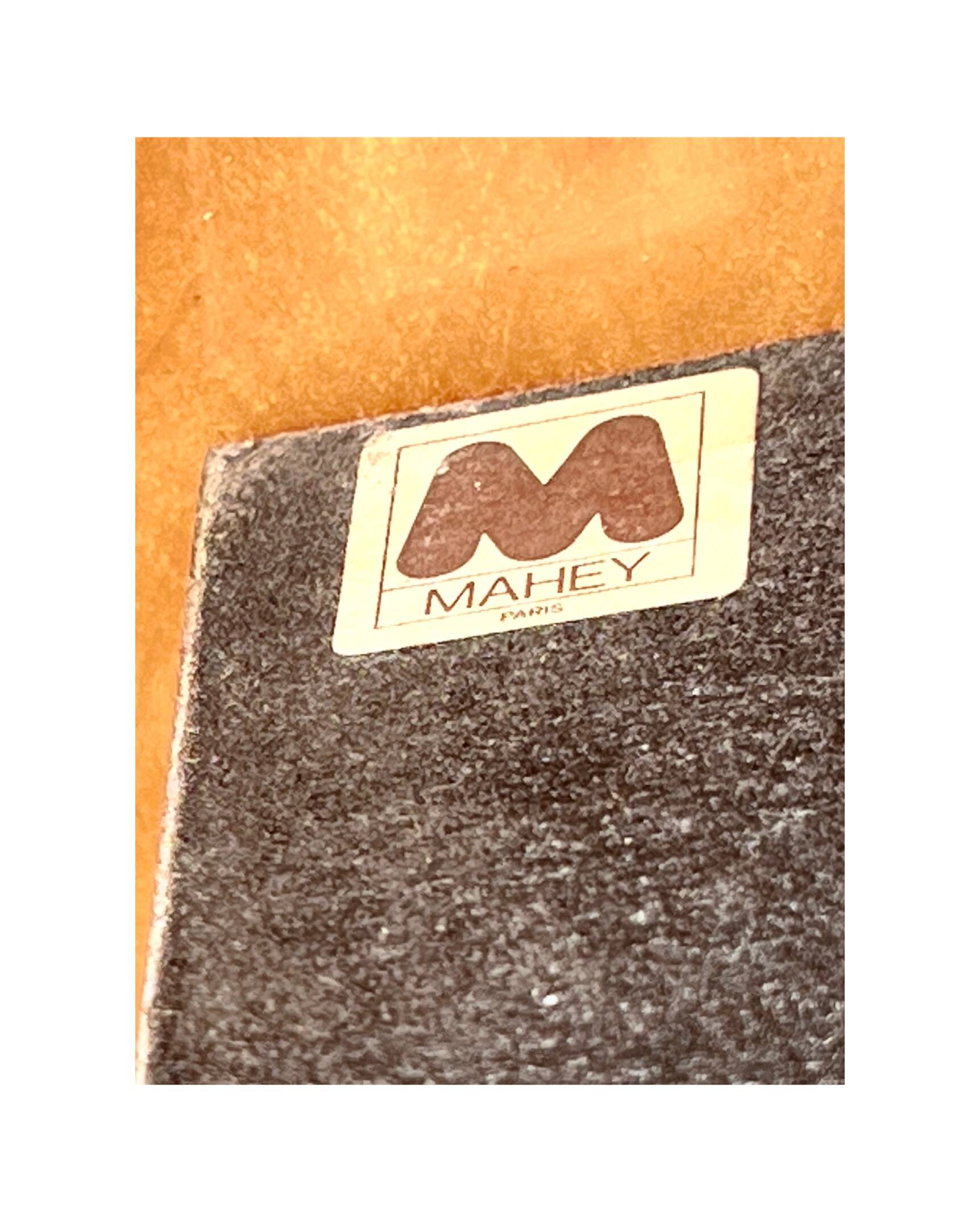 Coffee table with elm burl, integrated drawers, Mahey for Roche Bobois 1970.