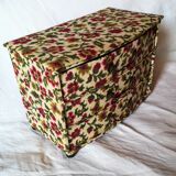 Vintage mini-chest of drawers, made of fabric to store your jewelry