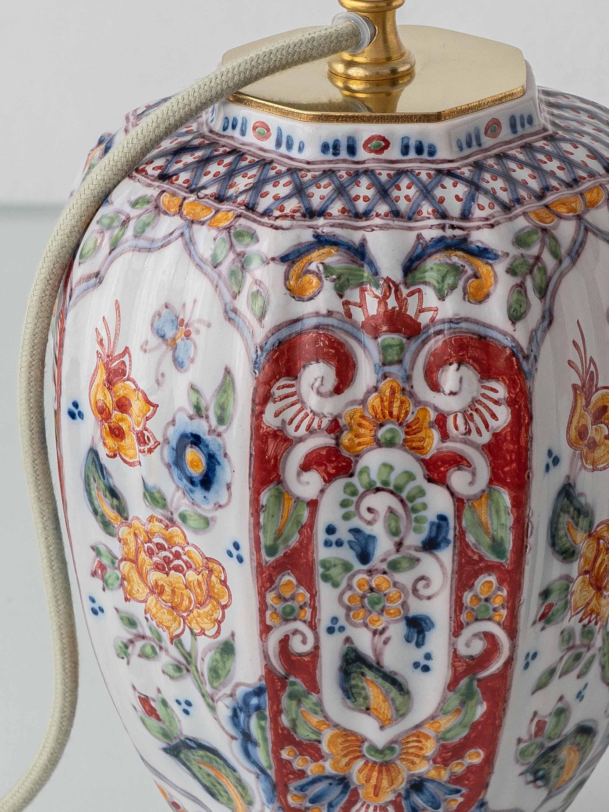 Lampe de table en céramique de style Delft peinte à la main par Altena et Krooyenga Makkum