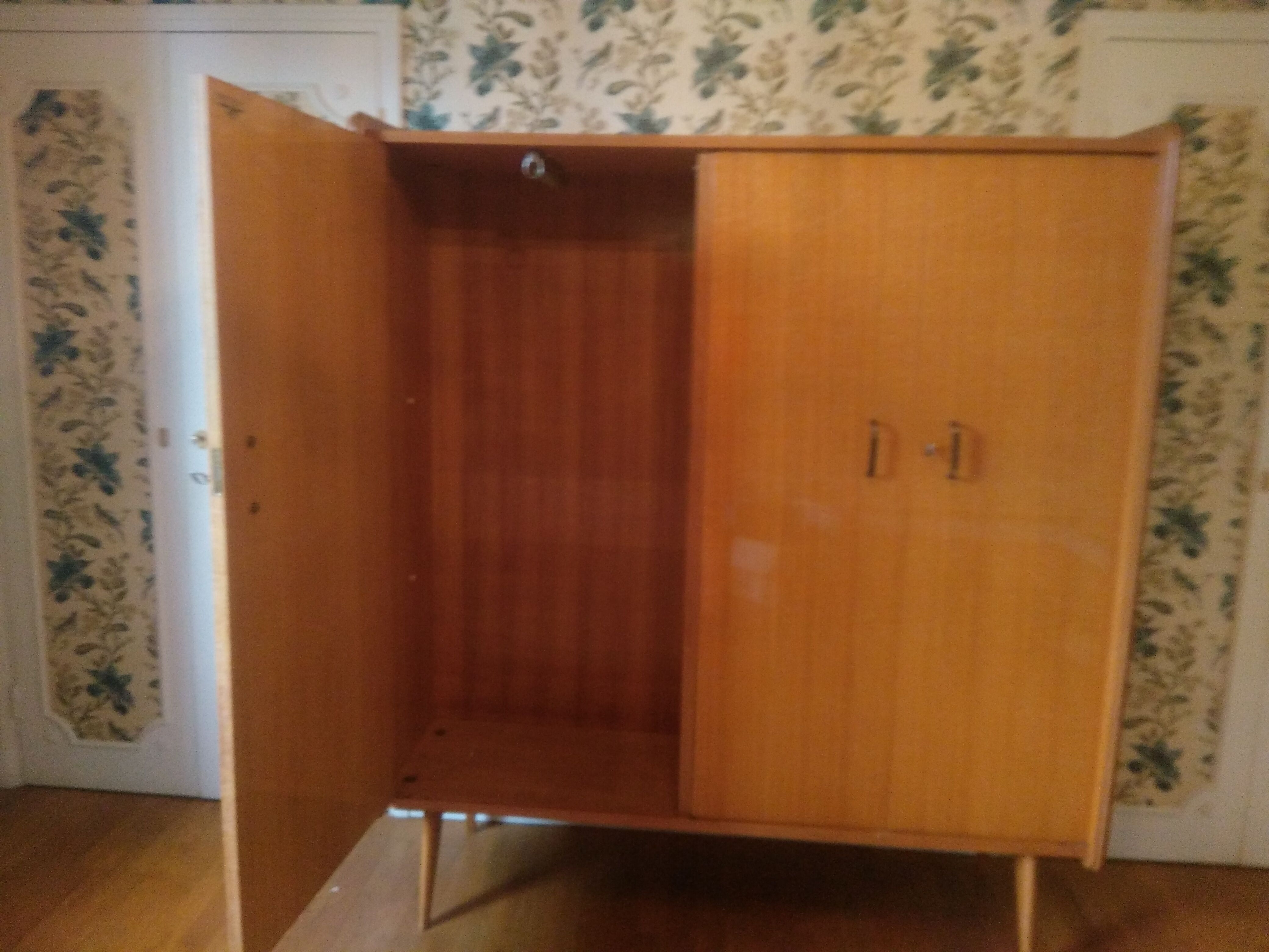 Cabinet old feet compass