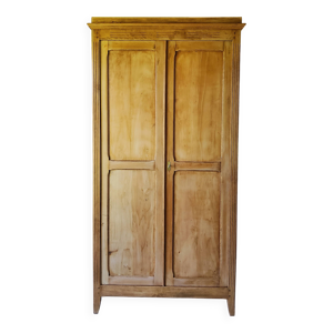 Armoire parisienne