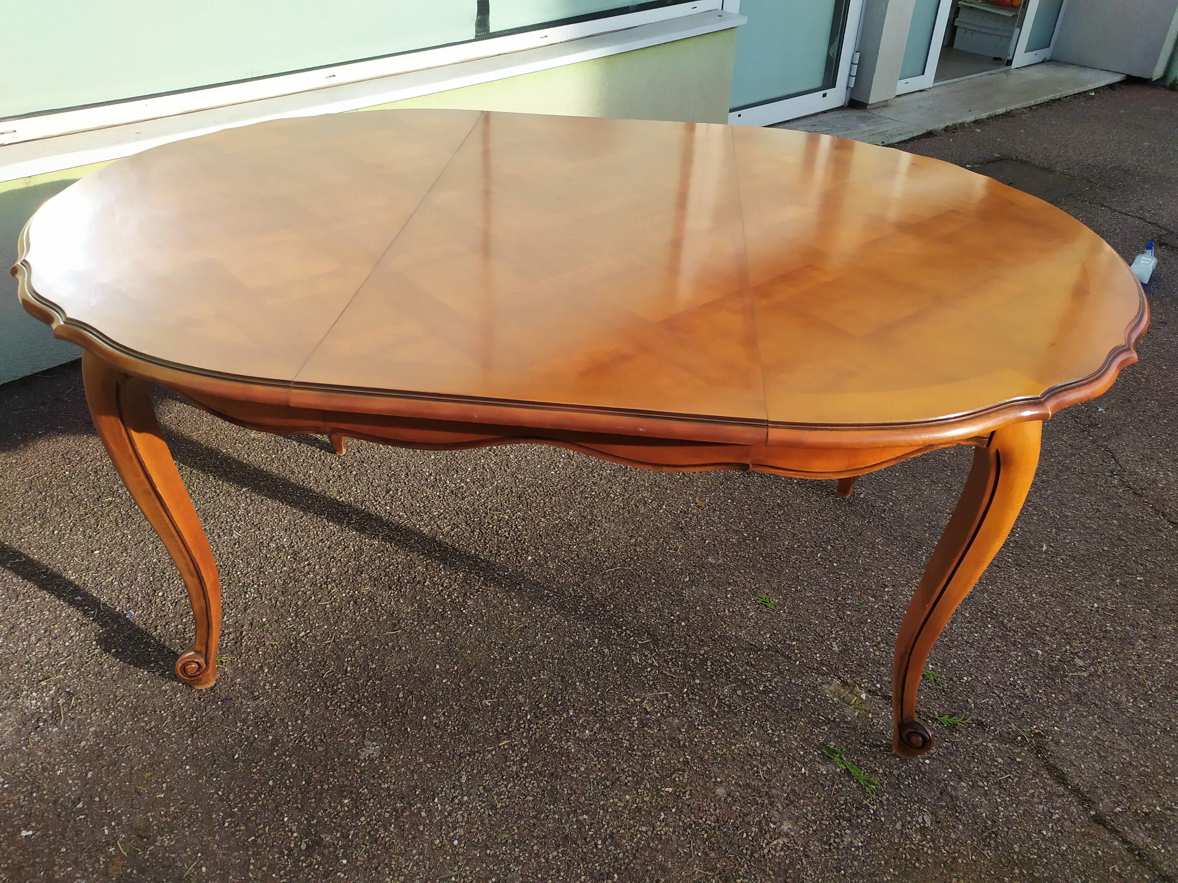 Louis XV style wooden dining table