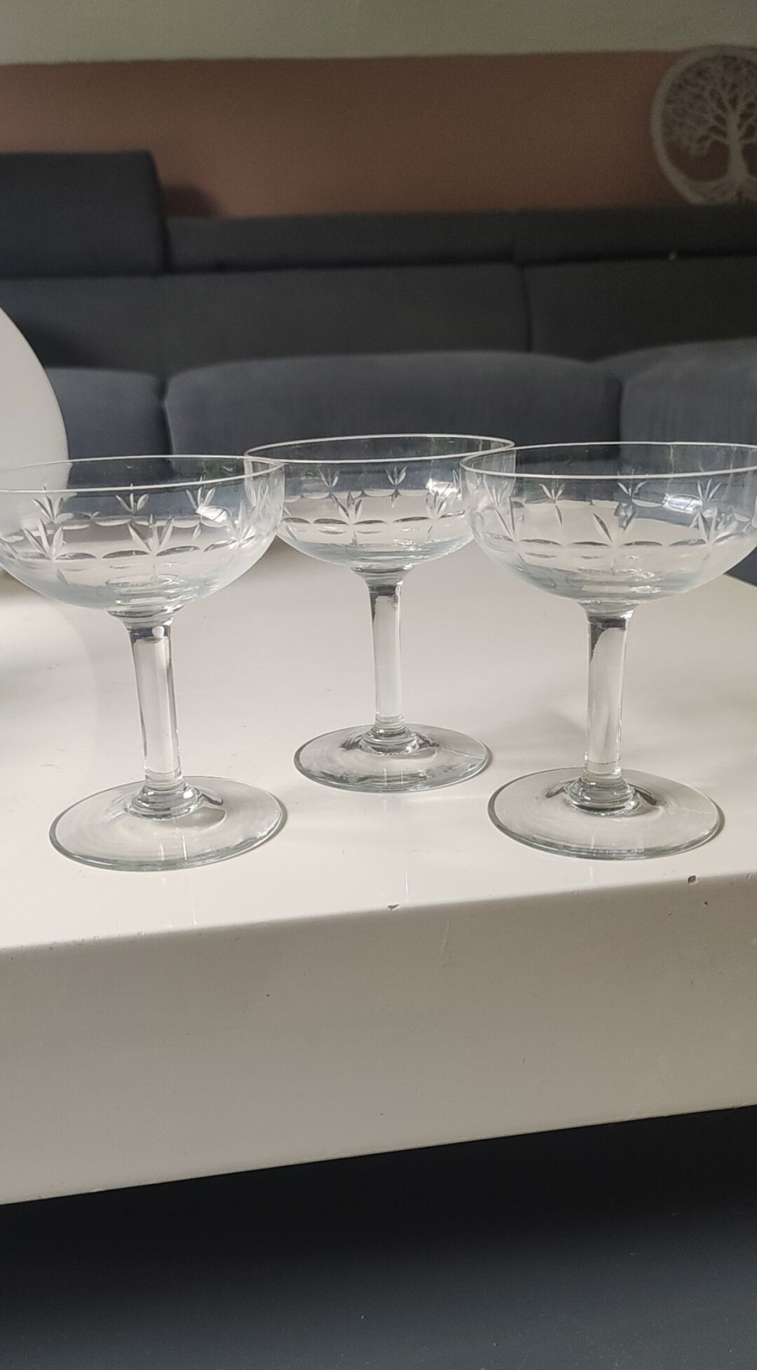 Lot of 4 Art Deco champagne coupes / Verreries de Doyen. Half crystal.