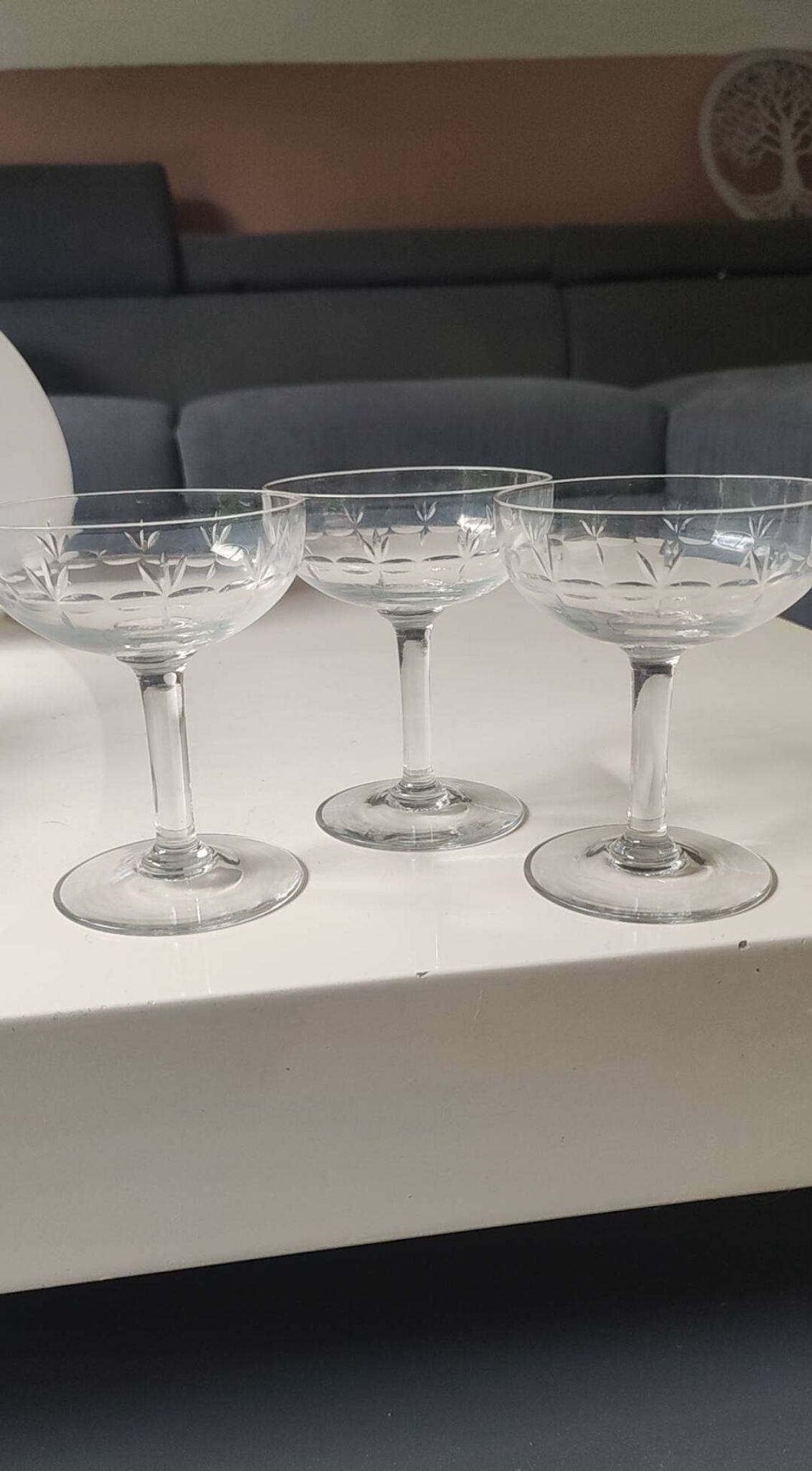 Lot of 4 Art Deco champagne coupes / Verreries de Doyen. Half crystal.