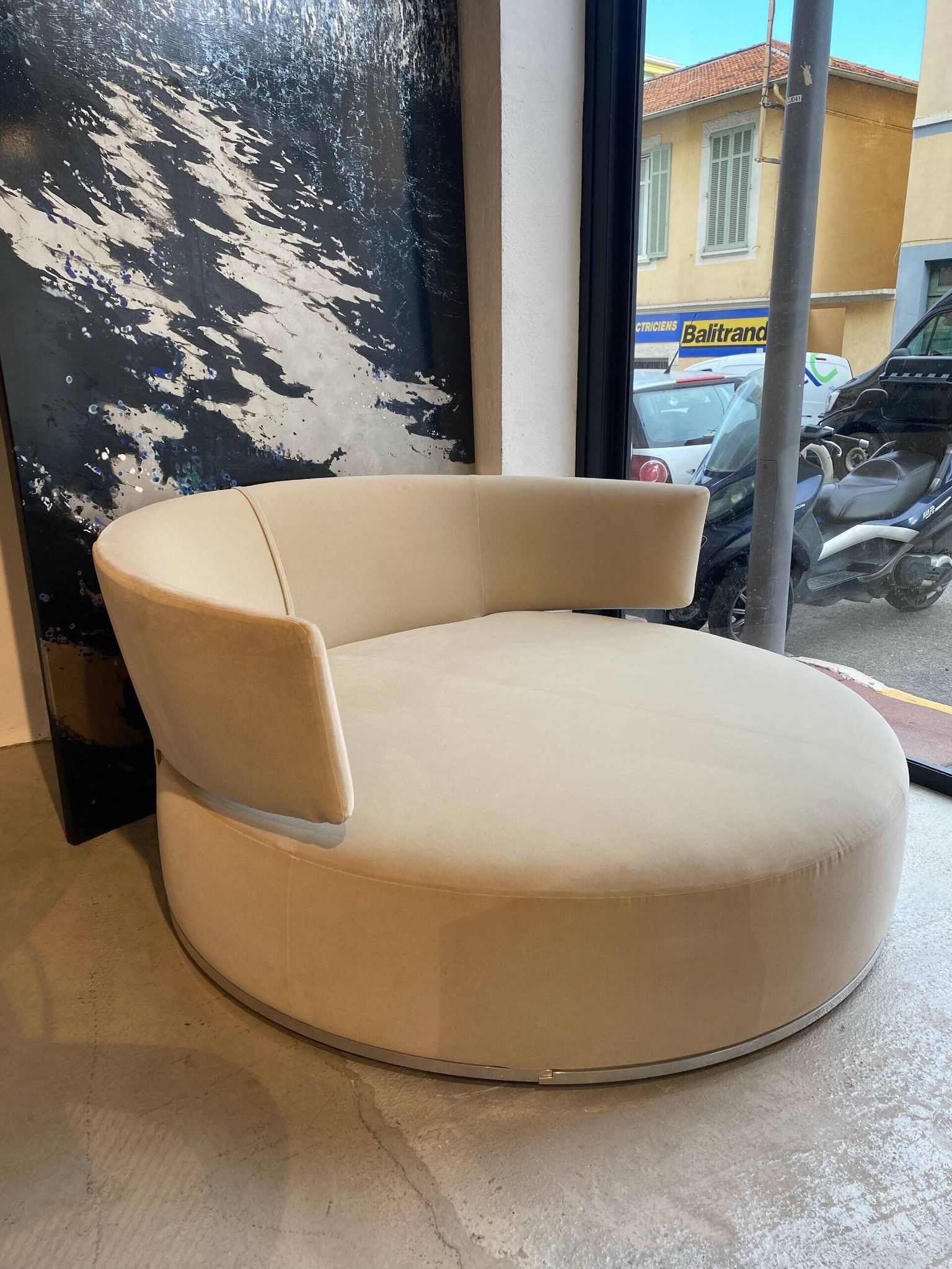 Antonio Citterio round swivel sofa Maxalto B&B Italia - Amoenus model