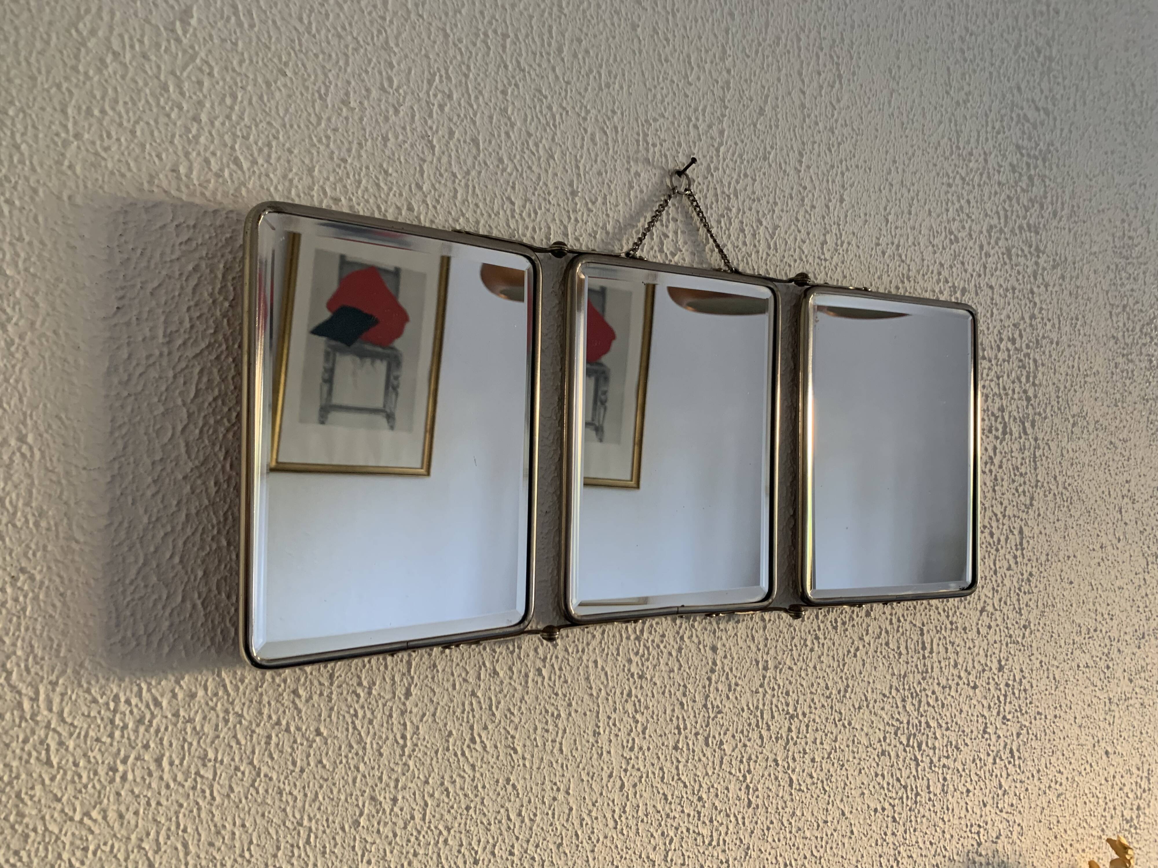 Vintage 1950s beveled barber triptych mirror in grenadine - 21 x 49 cm