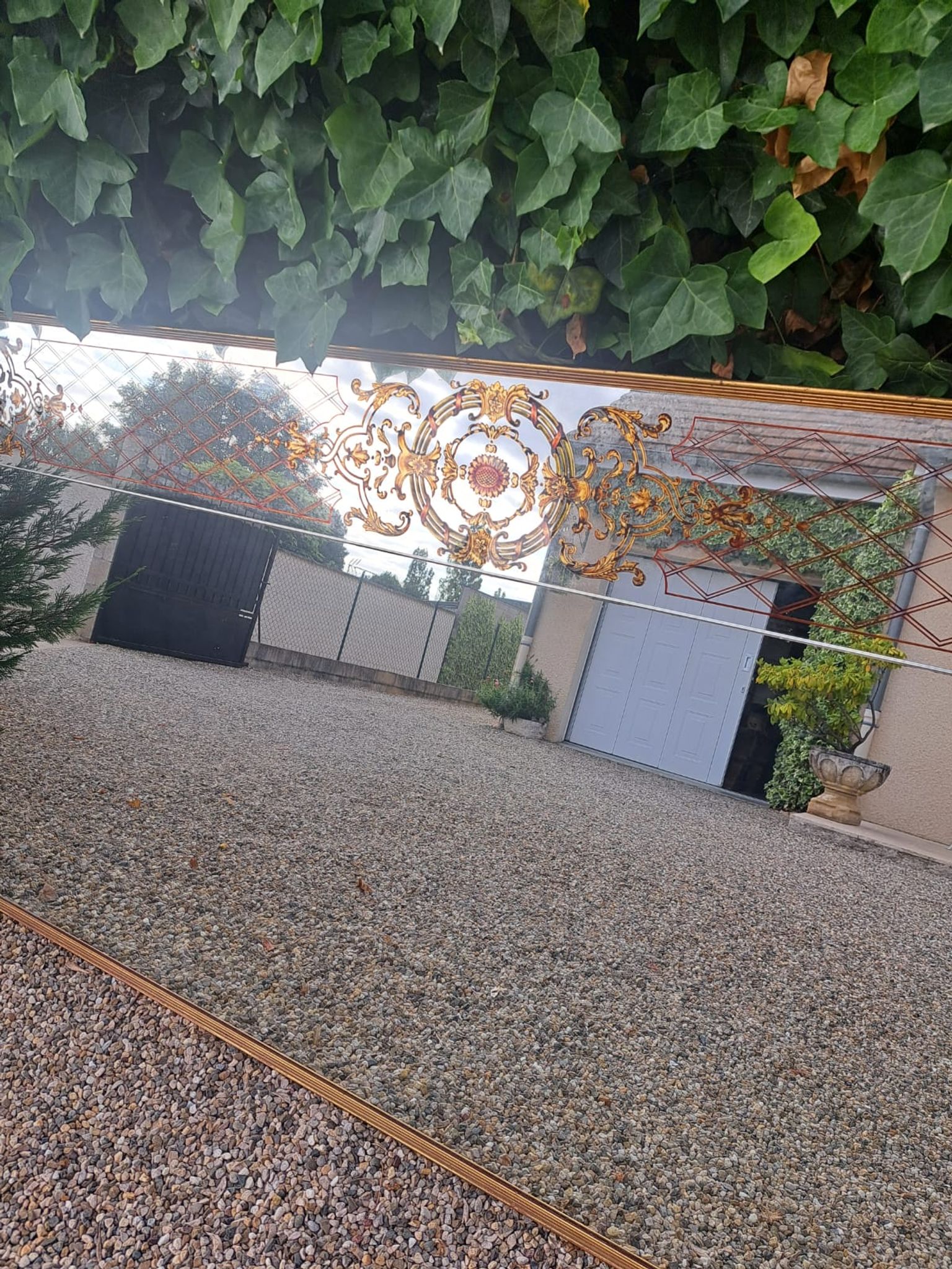 Brasserie mirror - Art Nouveau bistro