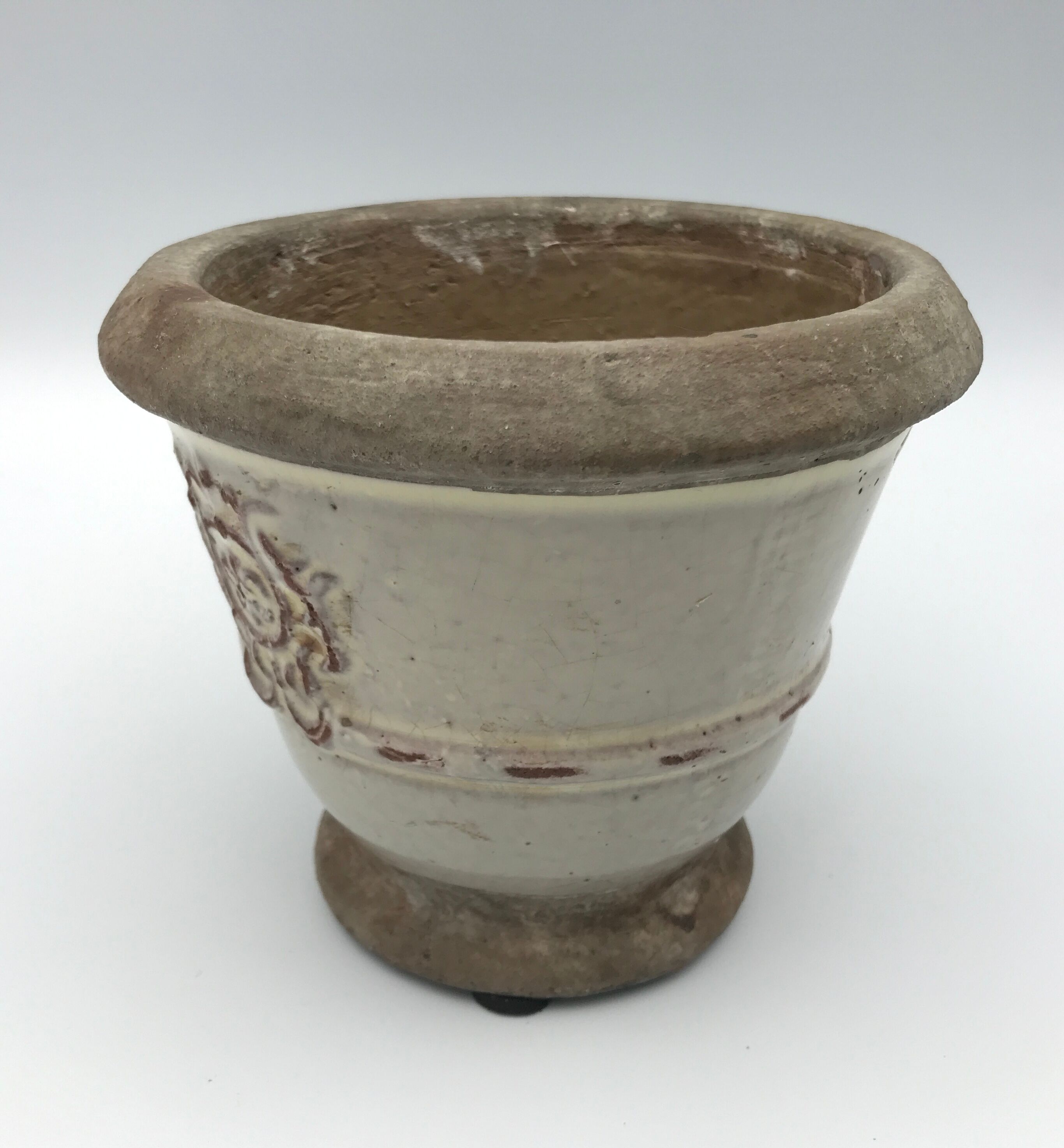 Cache-pot, poterie vintage en grès émaillée céruse à décor de médaillon