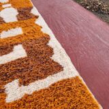 Tapis Beni Ouarain 300x200 cm – Laine épaisse, motifs berbères ocre & écru,