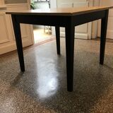 Table carrée de salle à manger
