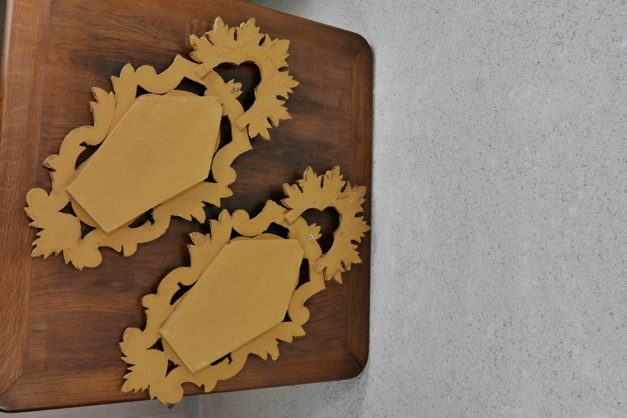 Paire de miroir bois doré.