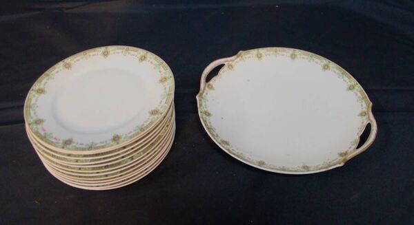 Service à dessert en porcelaine de limoges 13 pièces