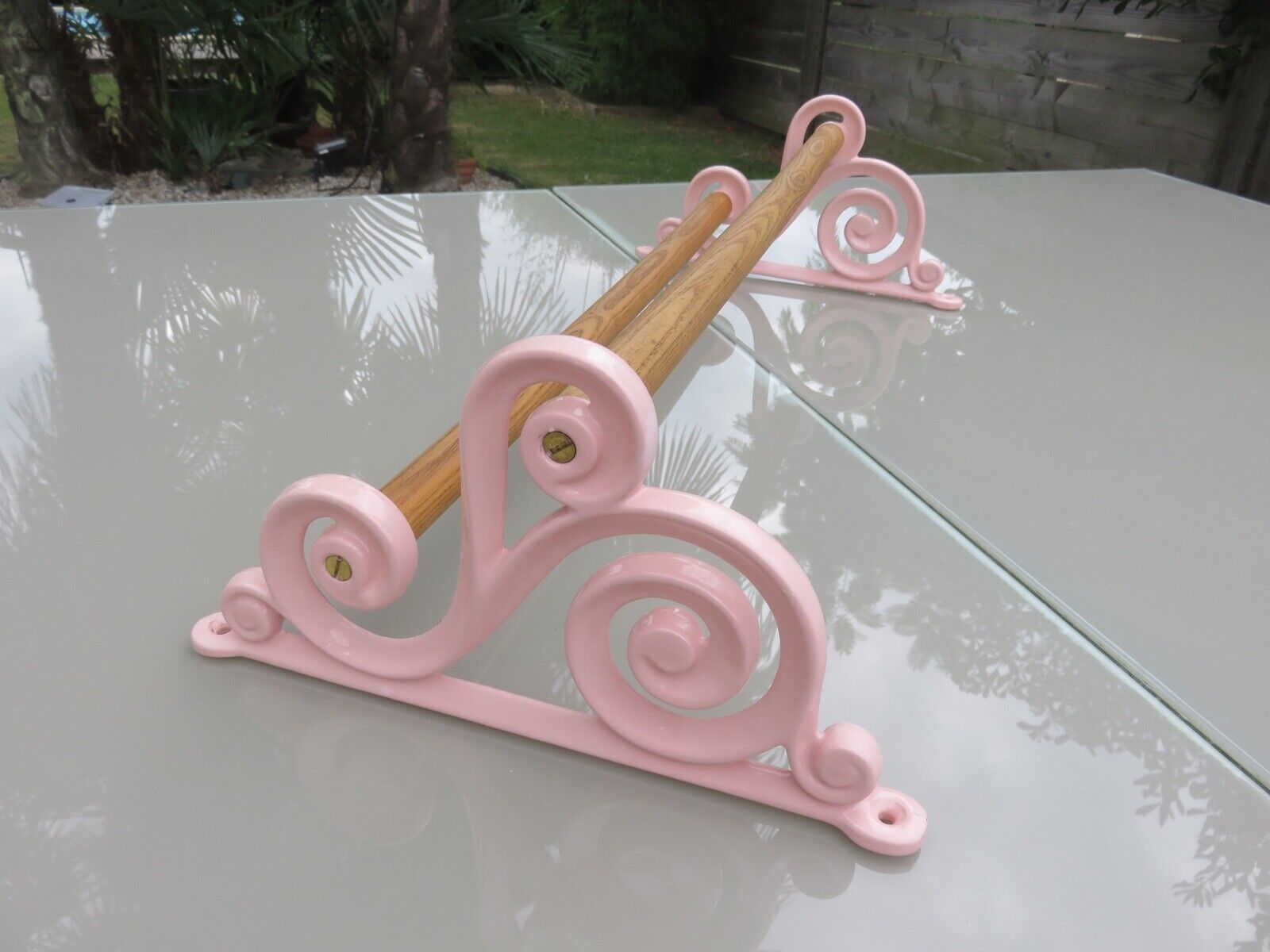 Old towel rack art deco in pink enamelled cast iron