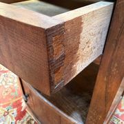 Pair of bedside tables – Art Deco period – Solid oak and marble