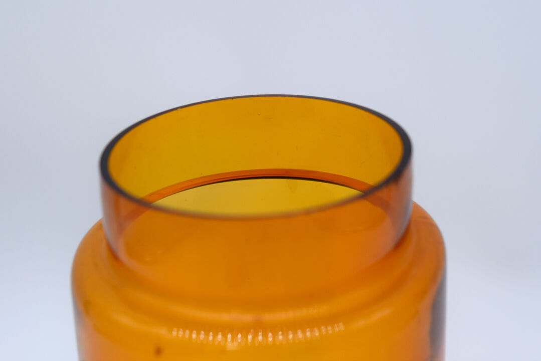 Pharmacy/apothecary old amber glass pot