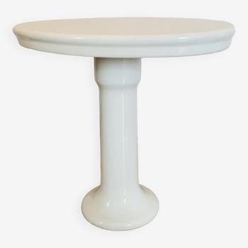 White ceramic console table