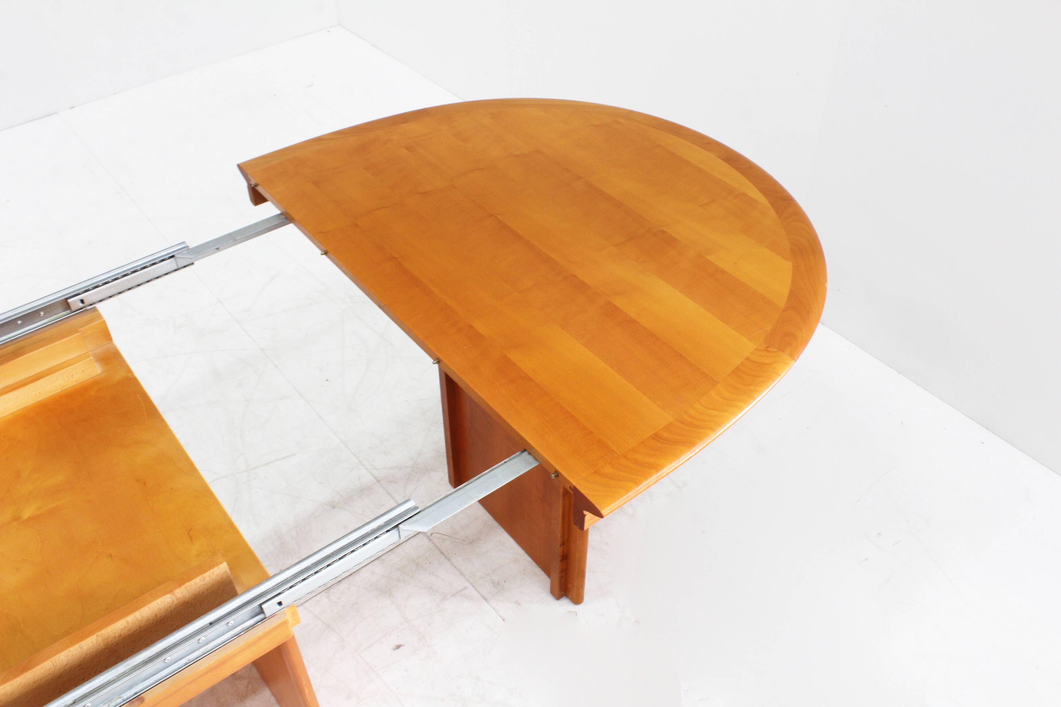 Table à manger ovale extensible vintage des années 1960