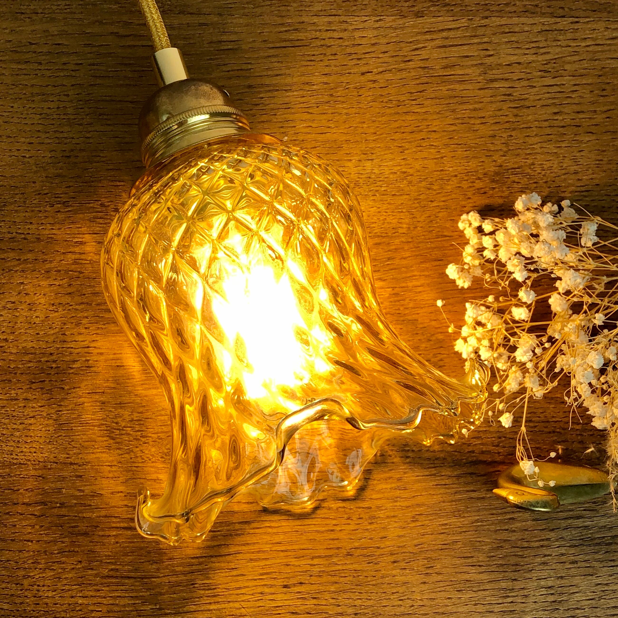 Hand lamp vintage tulip in amber glass