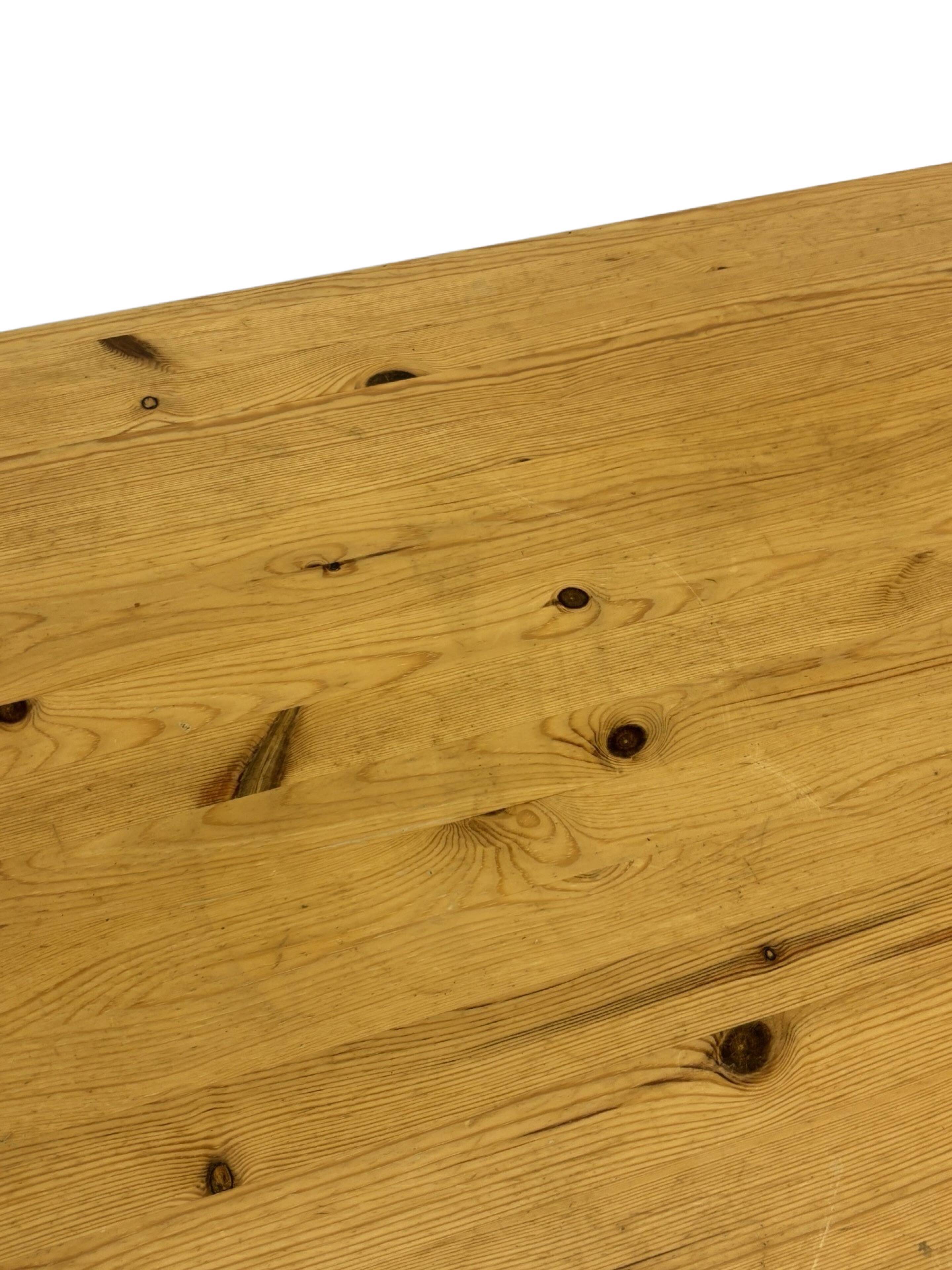 Vintage coffee table in pine 70s minimalist design