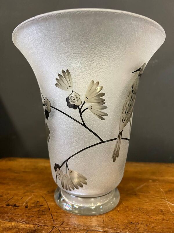 Vase Daum Nancy France - Oiseau Branché Réserve a l’acide rehaussé d’émail noir