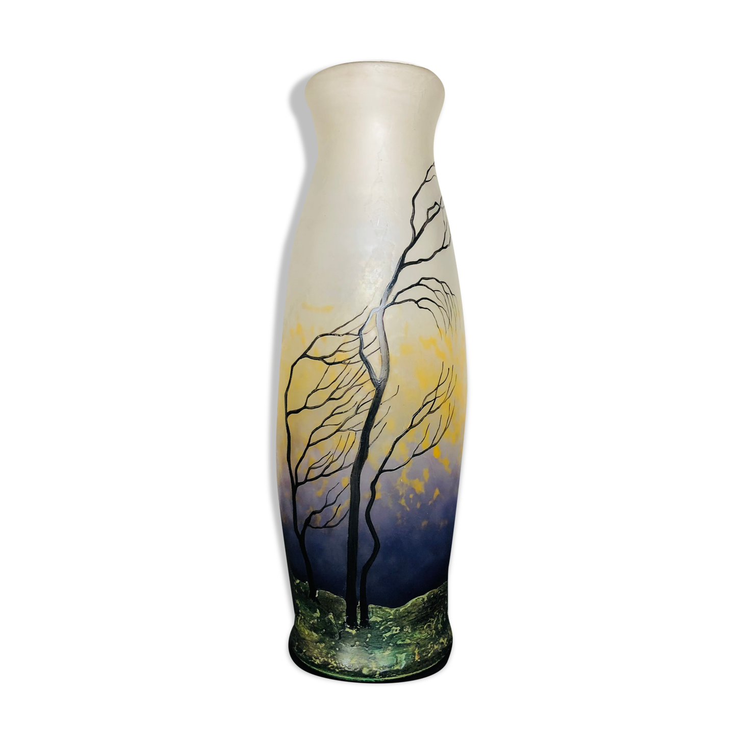 Tree-decorated laminated glass vase