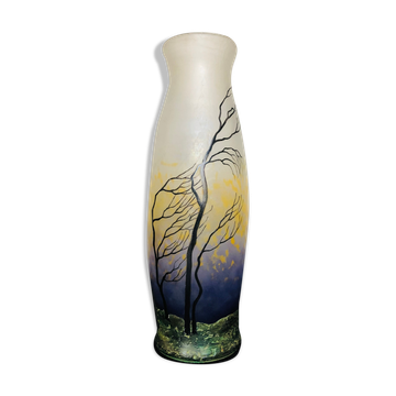Tree-decorated laminated glass vase