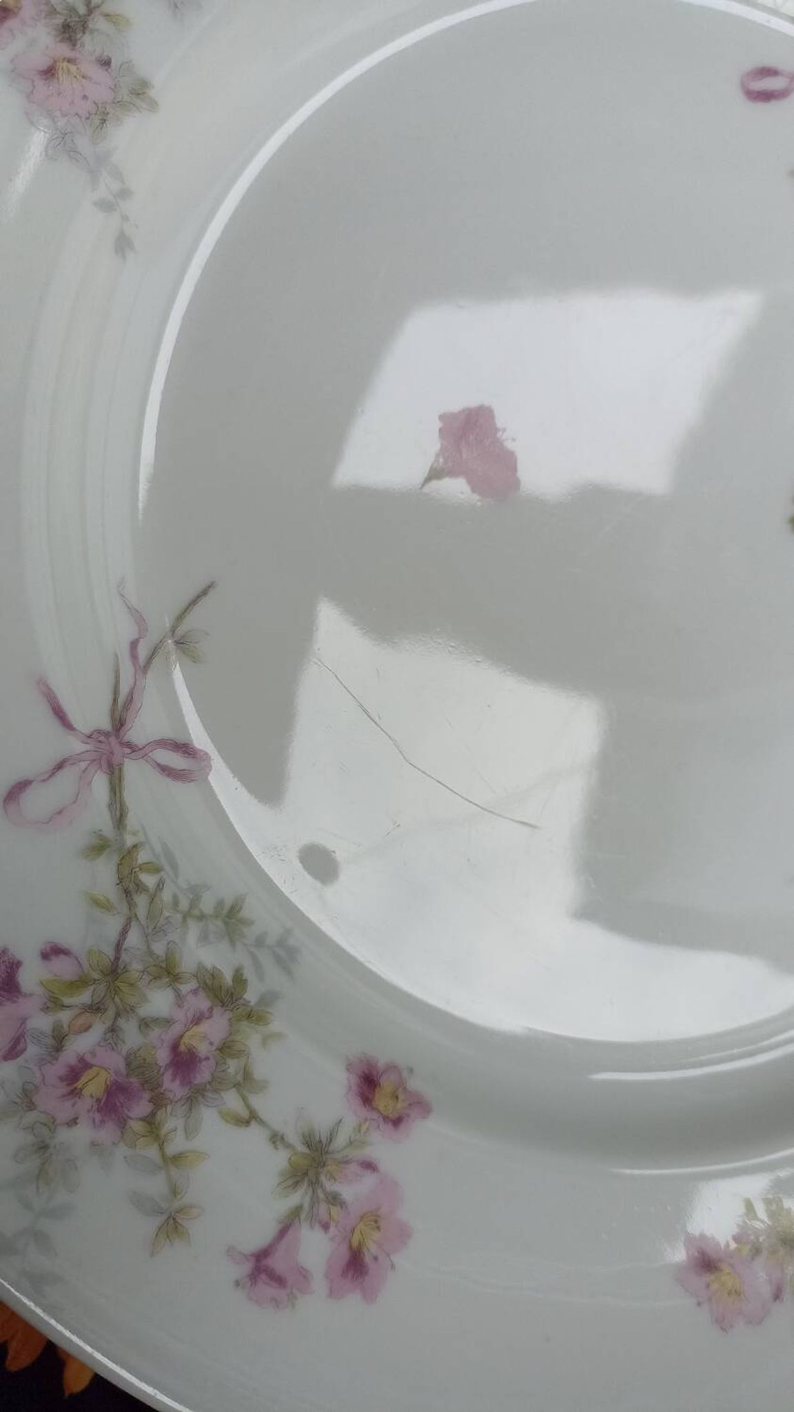Plat de service en porcelaine de Limoges William Guérin et Compagnie