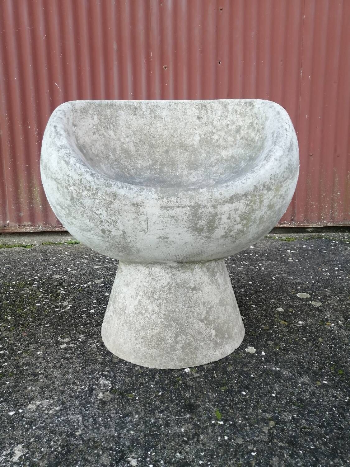 Vintage robert pansart outdoor armchair for elo in fiber cement.