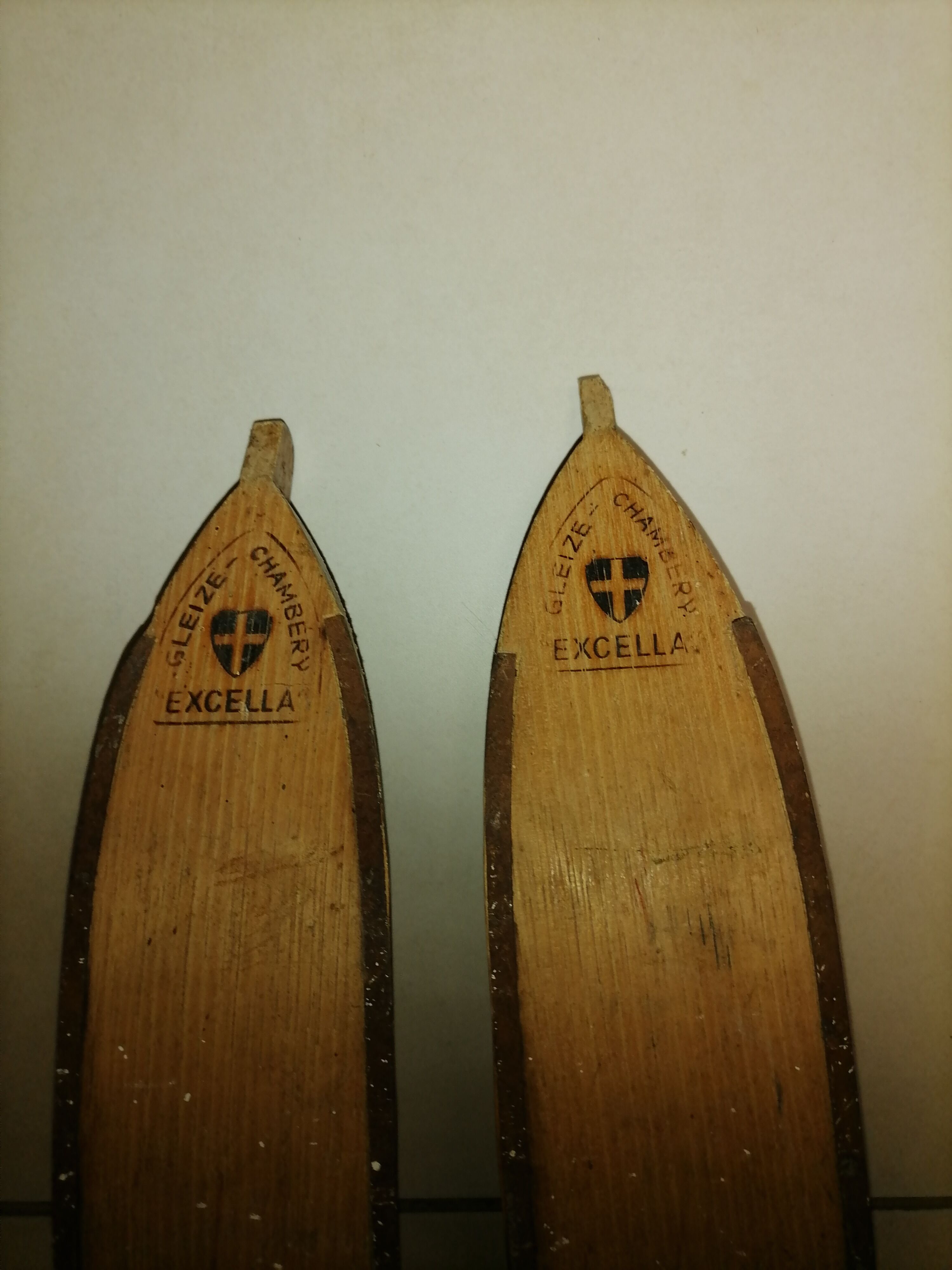 Pair of skis Chambéry Excella