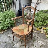 Mulched wooden armchair