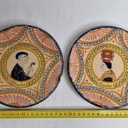 Pair of decorative plates Henriot Quimper, Soulac design, 1973, 18 cm